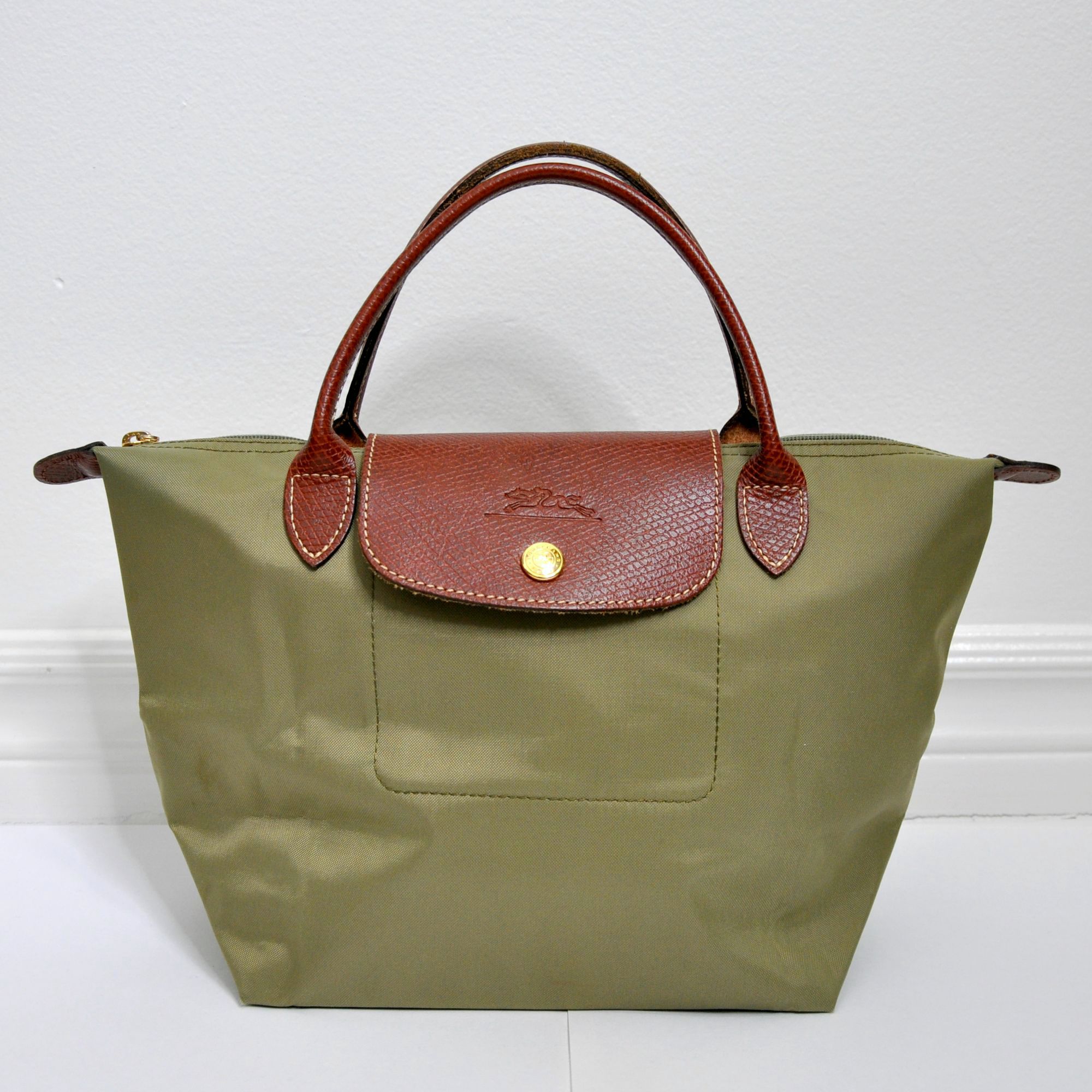 longchamp-le-pliage-small-handbag-0.jpg