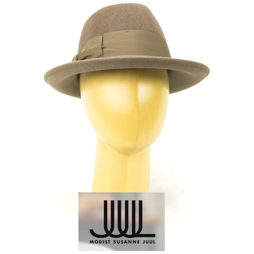 Susanne Juul Felt hat with bow.jpg