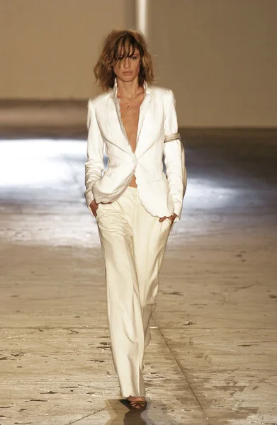 Chloe+Spring+2002+VdpYU5alL_fl.jpg