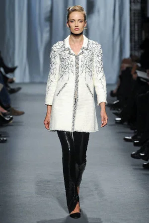 54ac725814751_-_chanel-spring-2011-haute-couture-podium-003-xln.jpg
