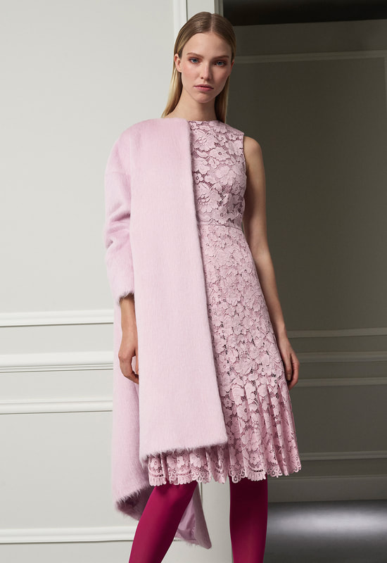 carolina-herrera-pink-coat-fw-2017_orig.jpg