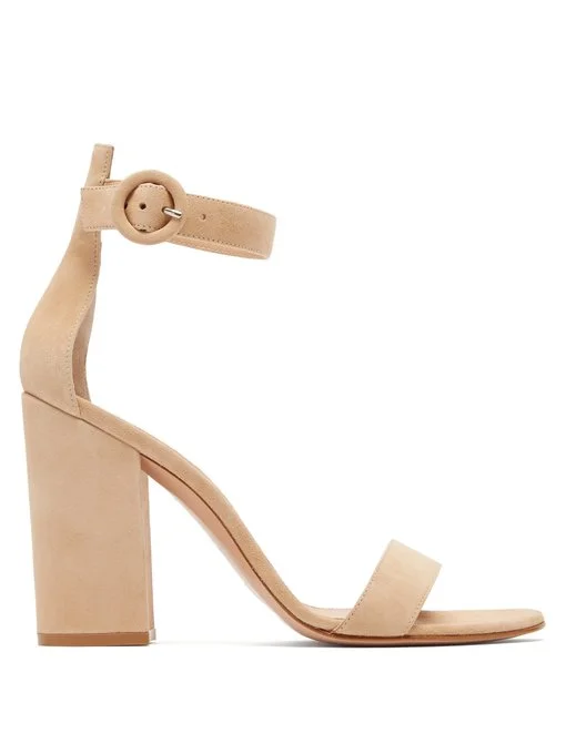 gianvitorossinude.jpg