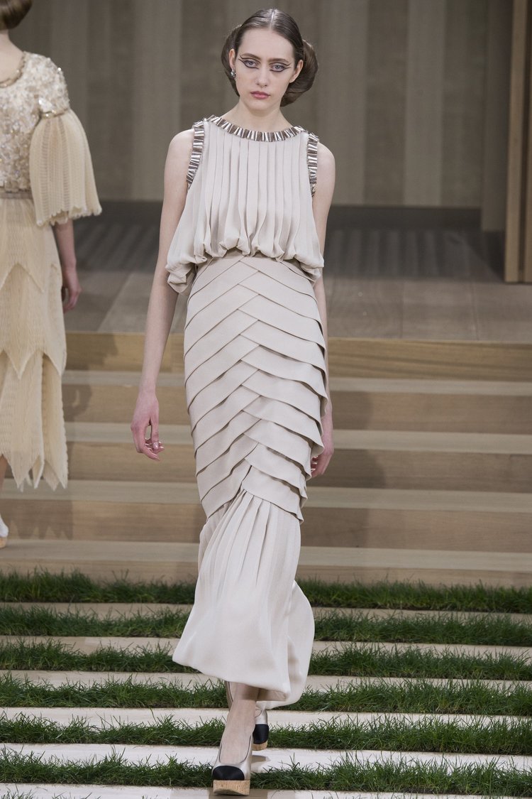 Chanel Couture Sleeveless Silver Gown — UFO No More