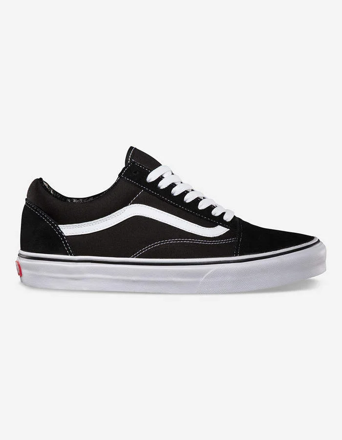 Vans Old Skool Shoes in Black & White