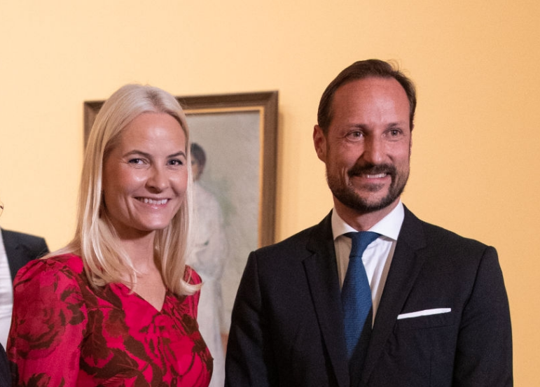 Norwegian Crown Prince Couple promotes literature in Germany