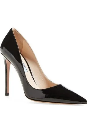 patent leather pointed toe pumps