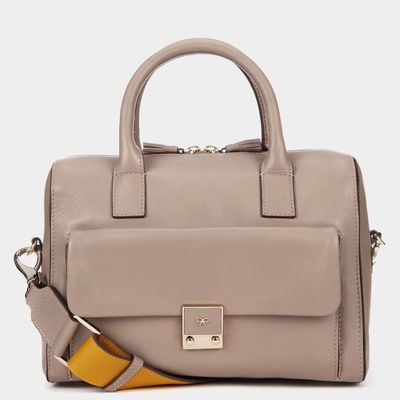 になります ANYA HINDMARCH - アニヤハインドマーチ: Carkerの通販 by になります ANYA HINDMARCH - アニヤハインドマーチ: Carkerの通販 by