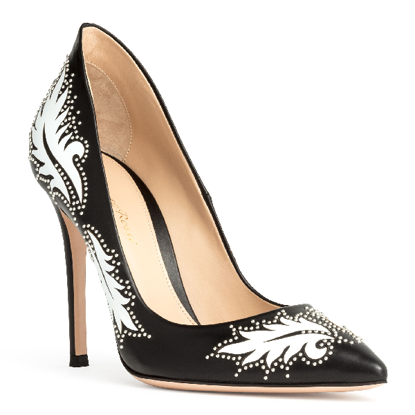 Gianvito Rossi Santa Fe Studded Pumps in Black Leather