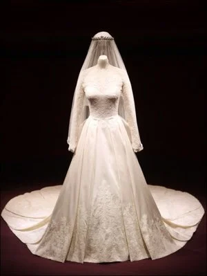 wedding dresses off the shoulder long sleeve Off-Shoulder Lace Dress with Veil EU32 Taille:XS JULYBESTSELLERS_2025 k-drama (true beauty) oufit its a piece of