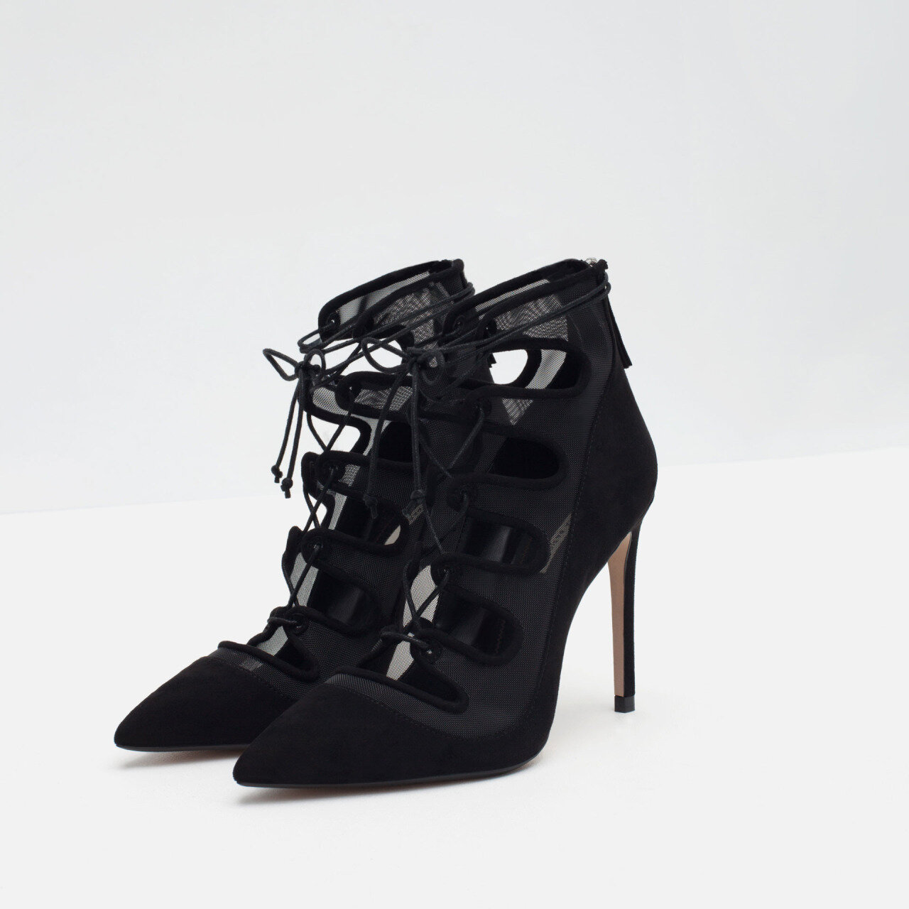Stunning Lace Up Heels - Perfect for Any Occasion!