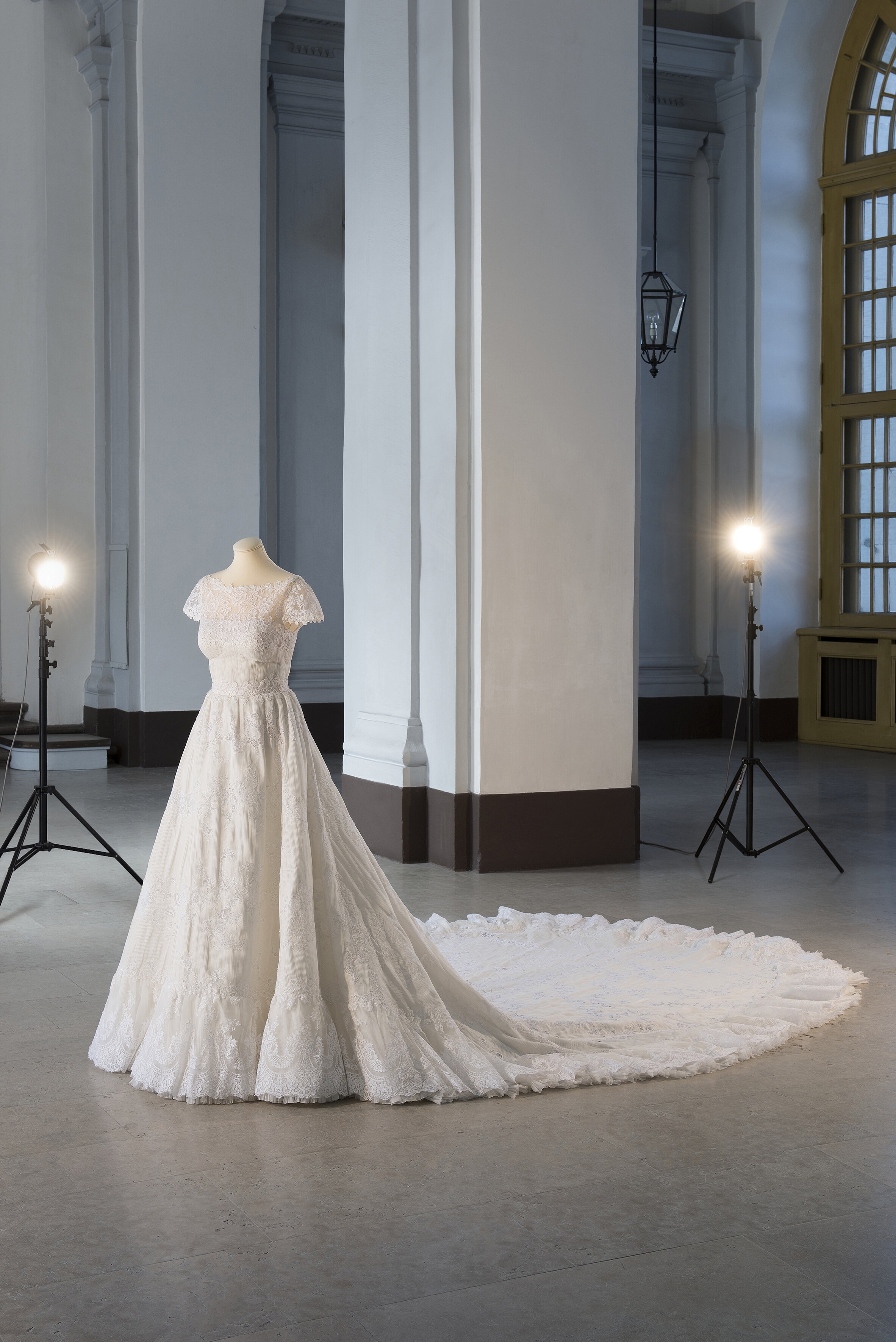  Valentino Lace Wedding Dress