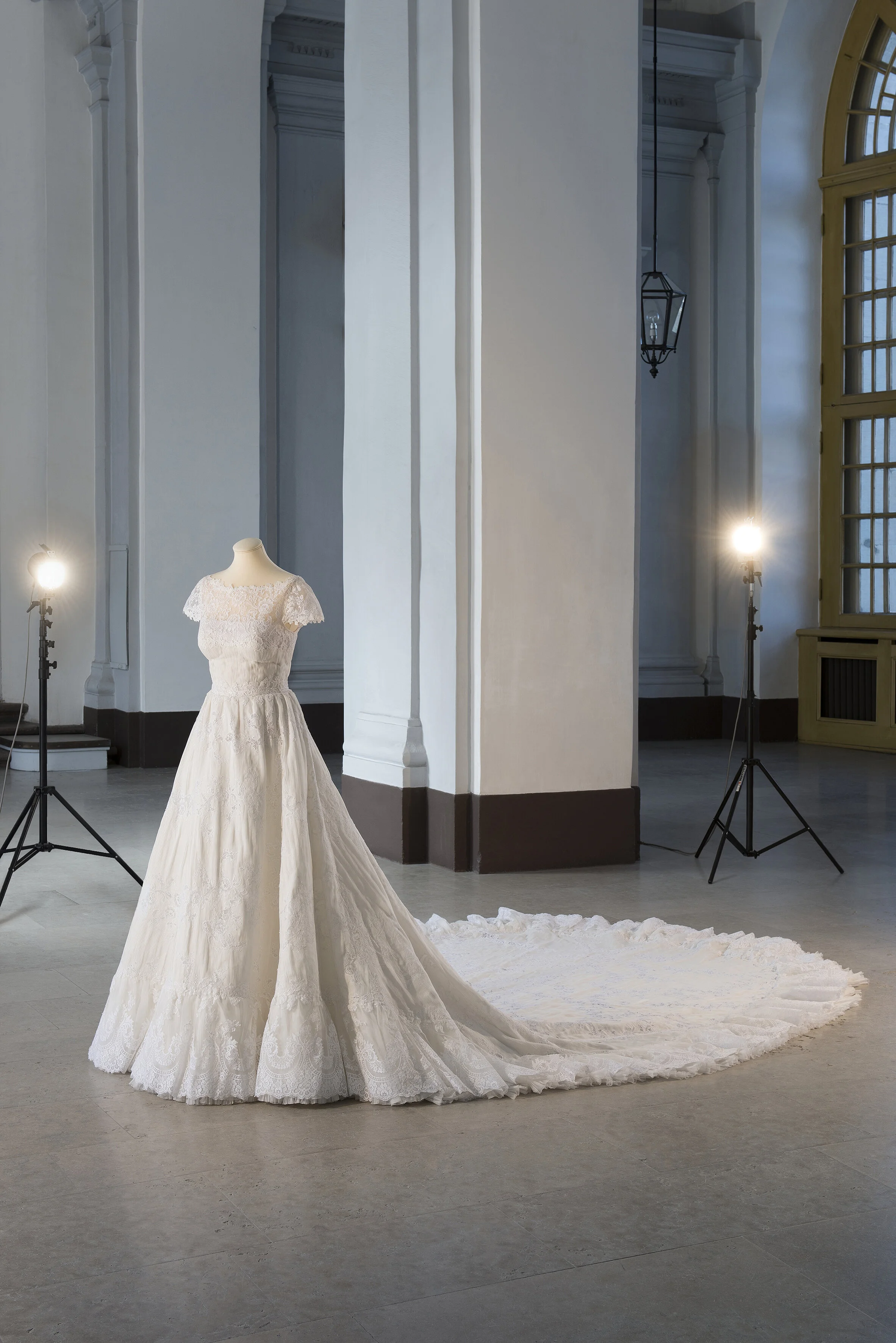 Valentino Lace Couture Wedding Gown UFO No More