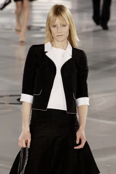 Chanel Fall 2005 White Lining Jacket in Navy