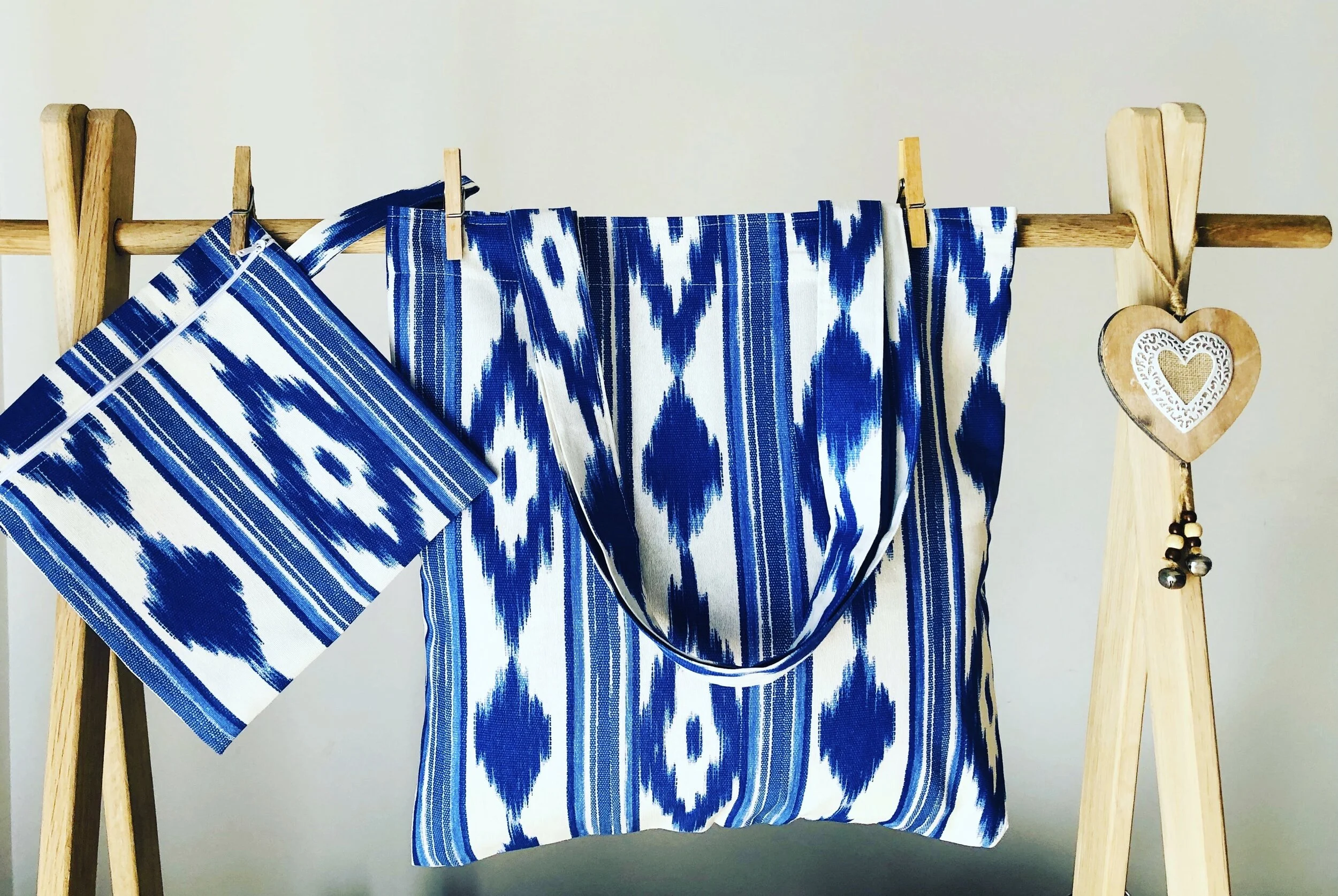 Bolsas FQ Ikat Print Tote Bag in Blue