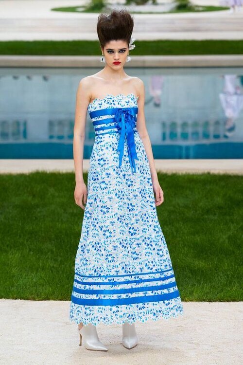 Chanel+HC+Strapless+Bow-Trim+Floral-Embroidered+Gown.jpg