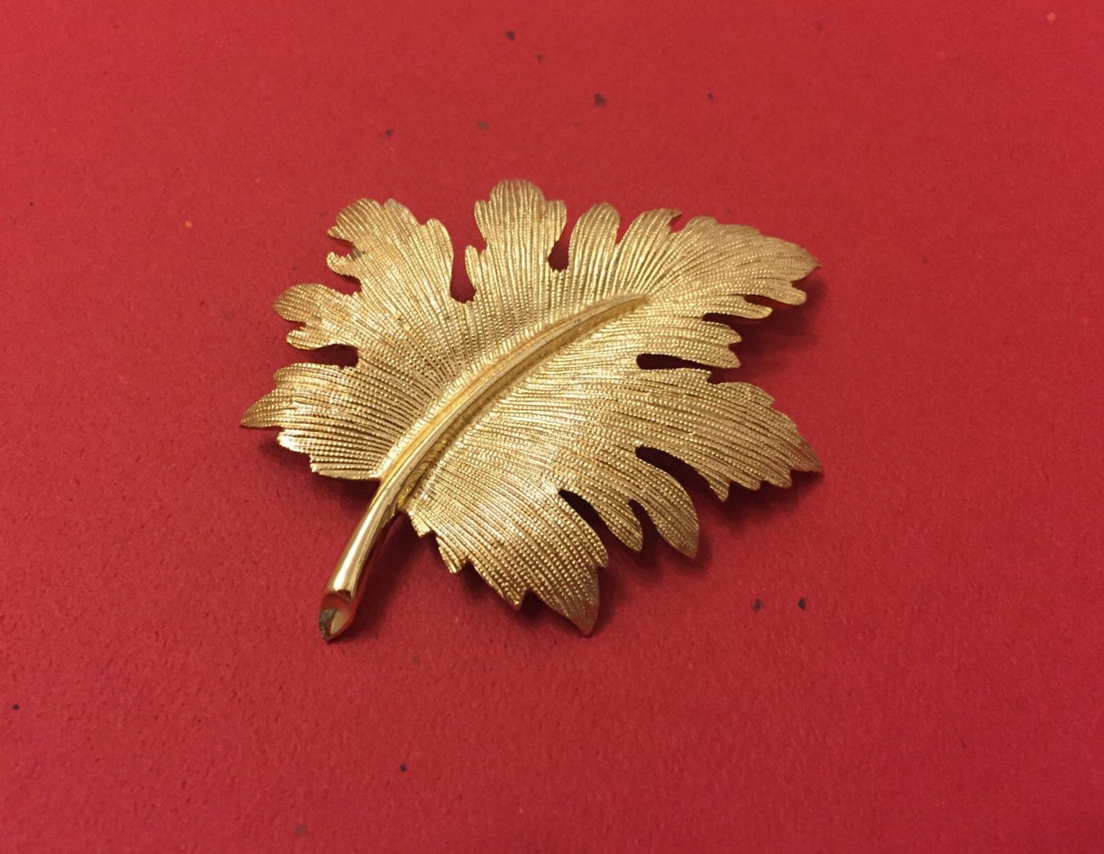 Emmons Vintage Gold Leaf Brooch — UFO No More
