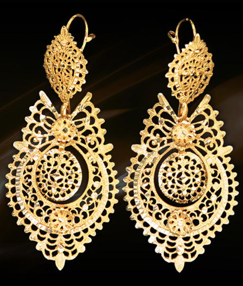 Ourivesaria Freitas Queen Filigree Earrings in Gold