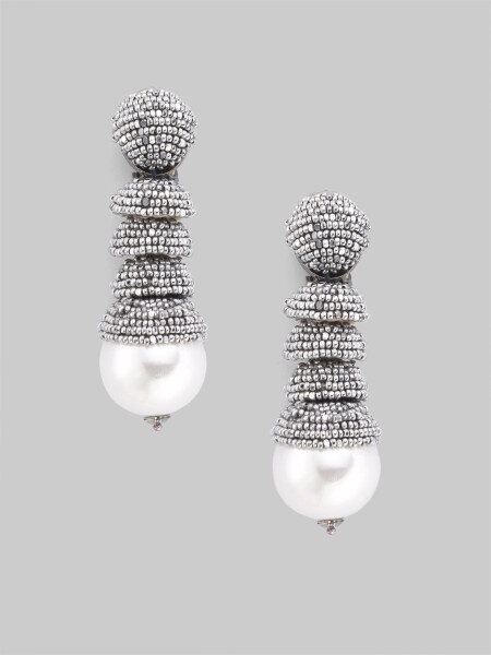oscar-de-la-renta-silver-caviar-beaded-pearl-drop-earrings-product-1-7654757-197143242_large_flex.jpeg