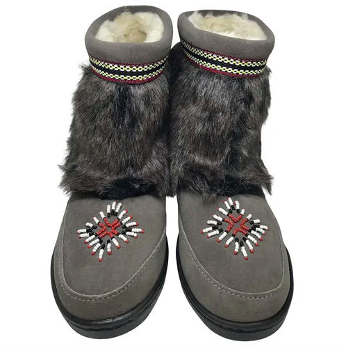Minnetonka Fur-Trim Embroidered Snow Boots in Grey.png