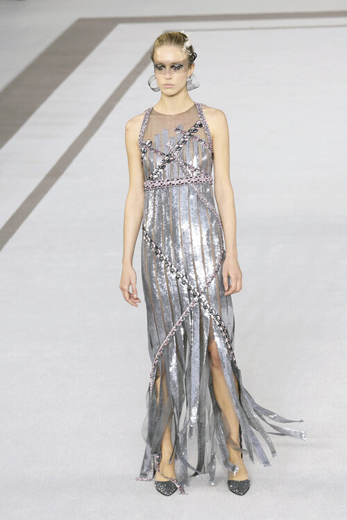 Chanel HC Sequin-Embellished Gown with Tulle Underskirt in Black and Pink —  UFO No More