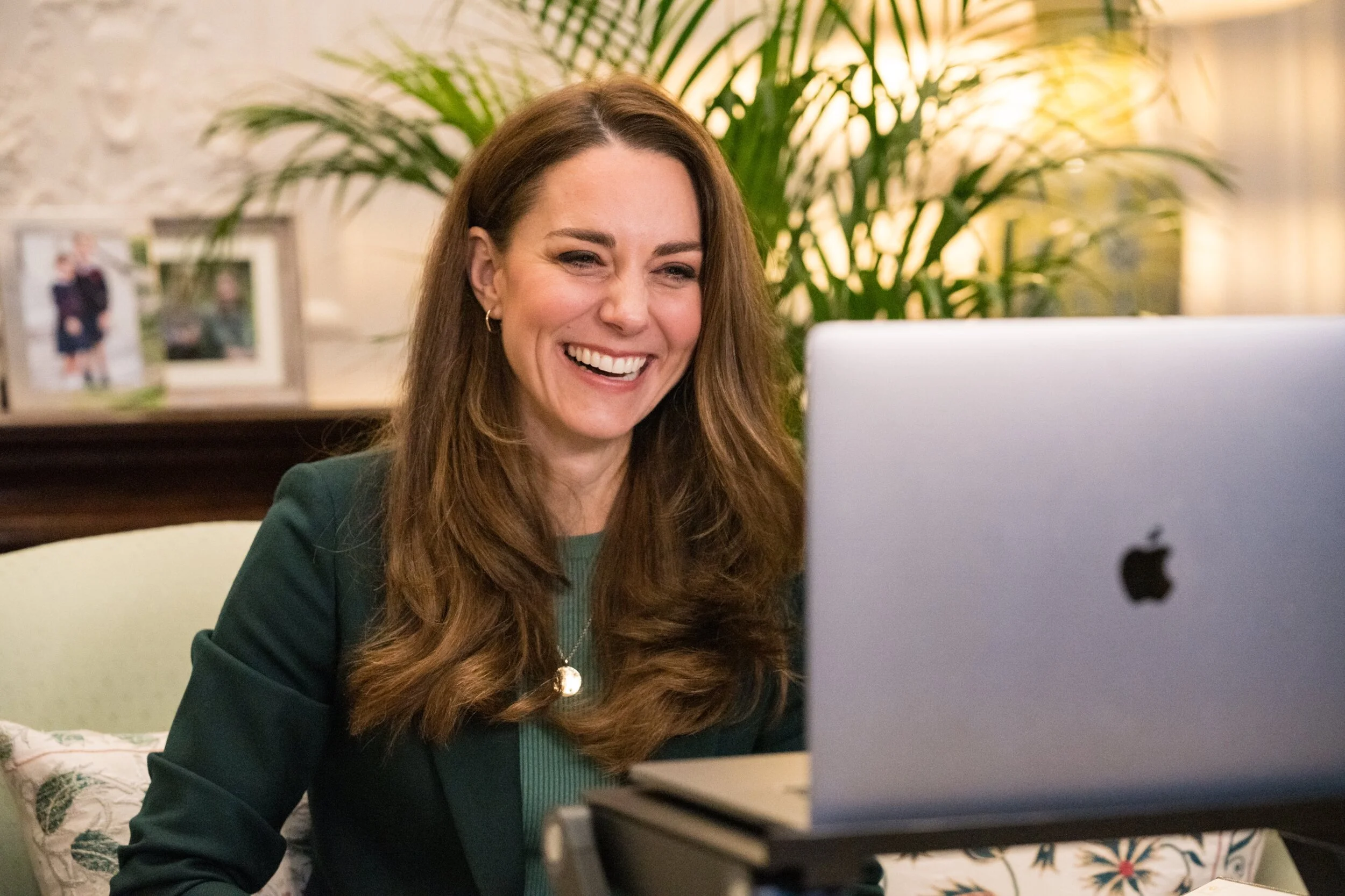 The Duchess of Cambridge discusses homeschooling with parents of primary school children
