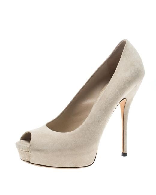 Gucci Sofia Pumps in Beige Suede.jpg