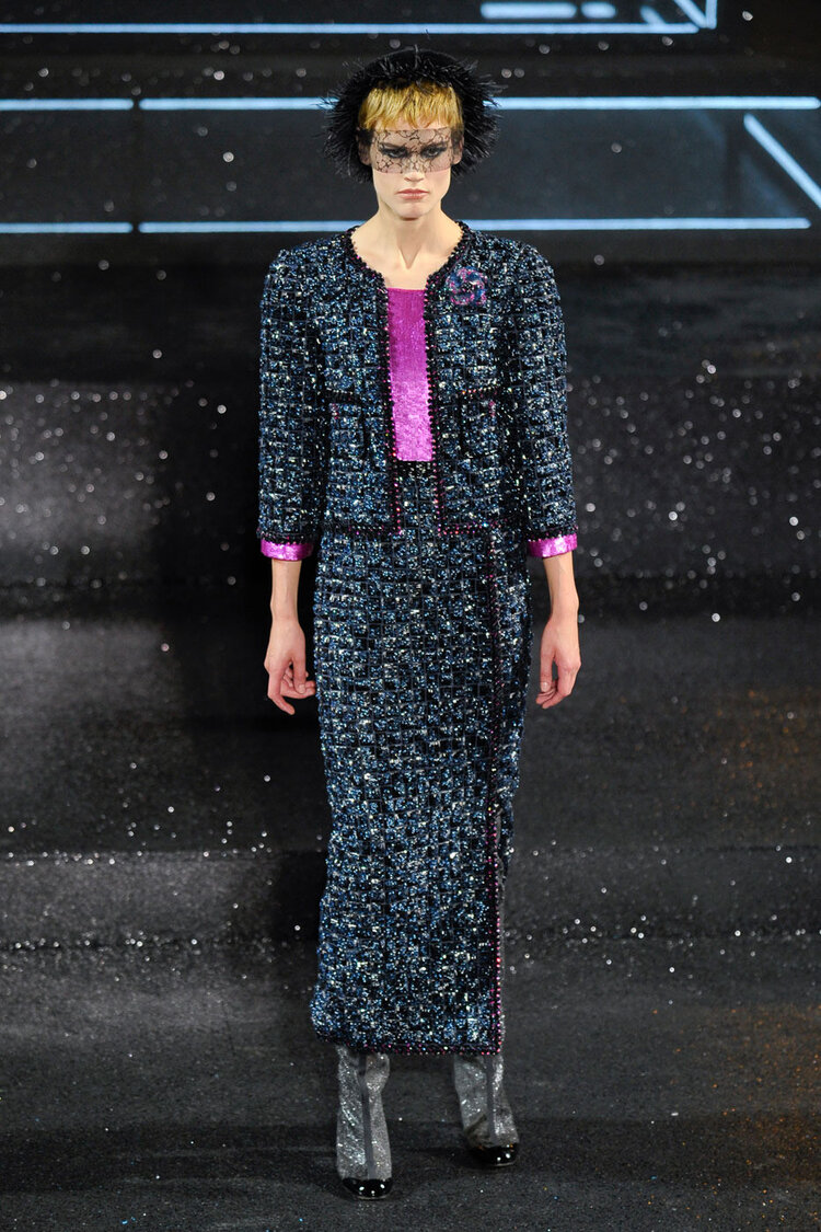 Chanel HC Short-Sleeve Embellished Dress — UFO No More