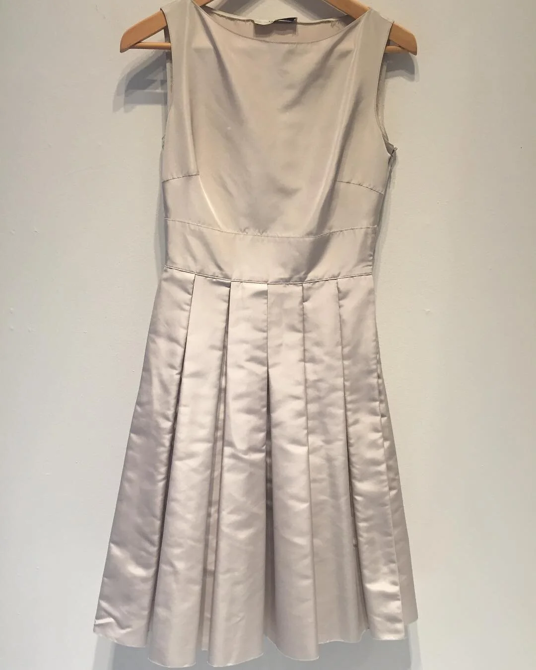 Prada Sleeveless Silk Taffeta Pleated Dress in Grey