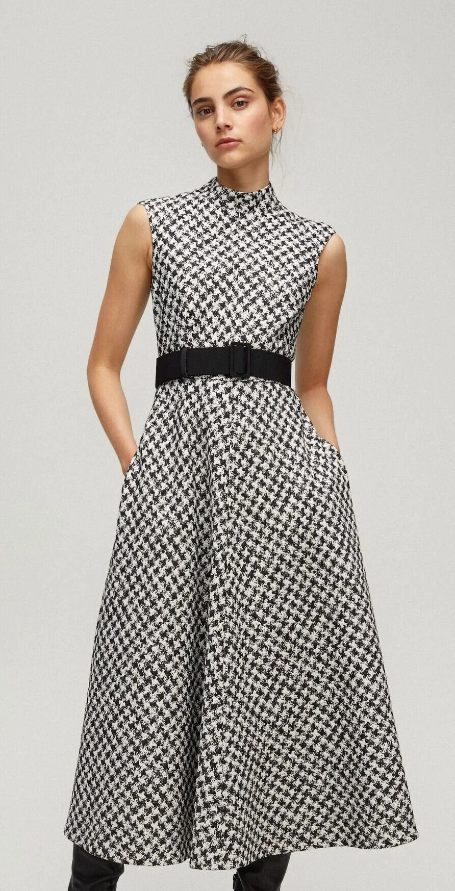 Carolina Herrera Sleeveless Houndstooth Dress