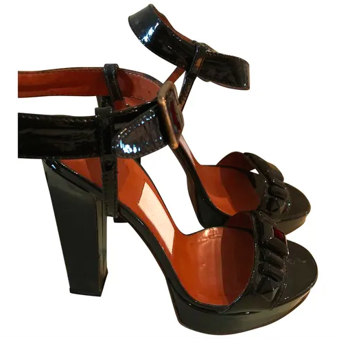 Lanvin Appliqué Buckle Sandals