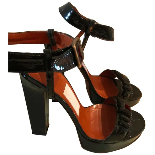 Lanvin Appliqué Buckle Sandals.png