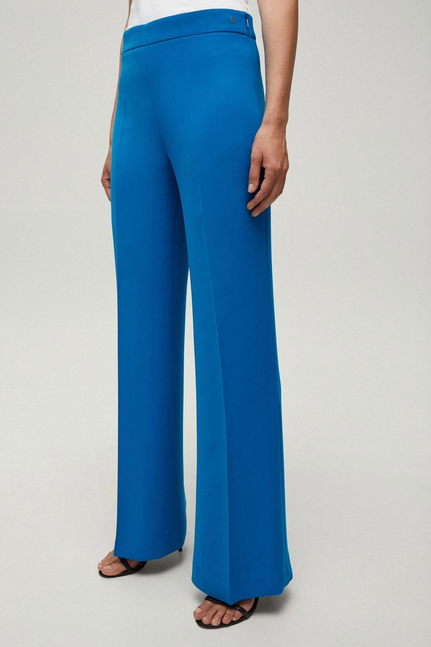 Carolina Herrera Crepe Straight-Leg Trousers in Blue