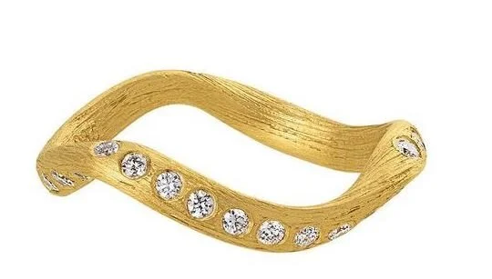 Dulong Fine Jewelry Vega Ring in Gold with Diamonds