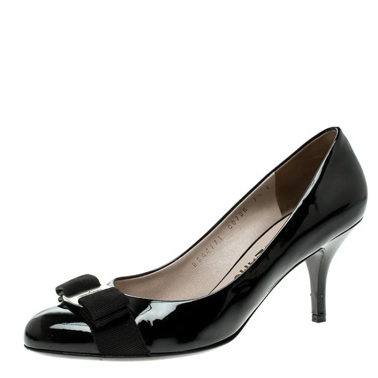 【関税負担】 Ferragamo CARLA PUPMS Salvatore Ferragamo Carla Bow Pumps in Navy Patent Leather