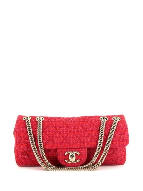 Chanel Baguette Handbag in Pink Quilted Tweed