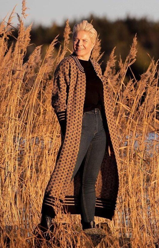 HÈST Logo Cardigan in Brown