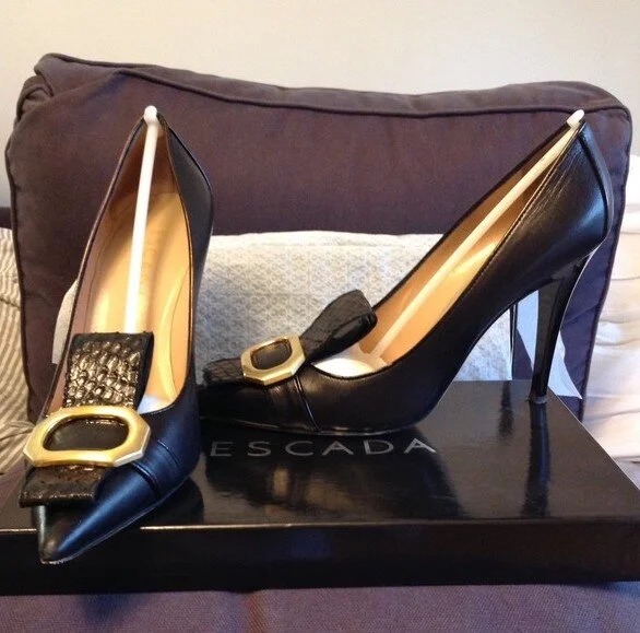 Escada Leather Embossed Detail Pumps in Black