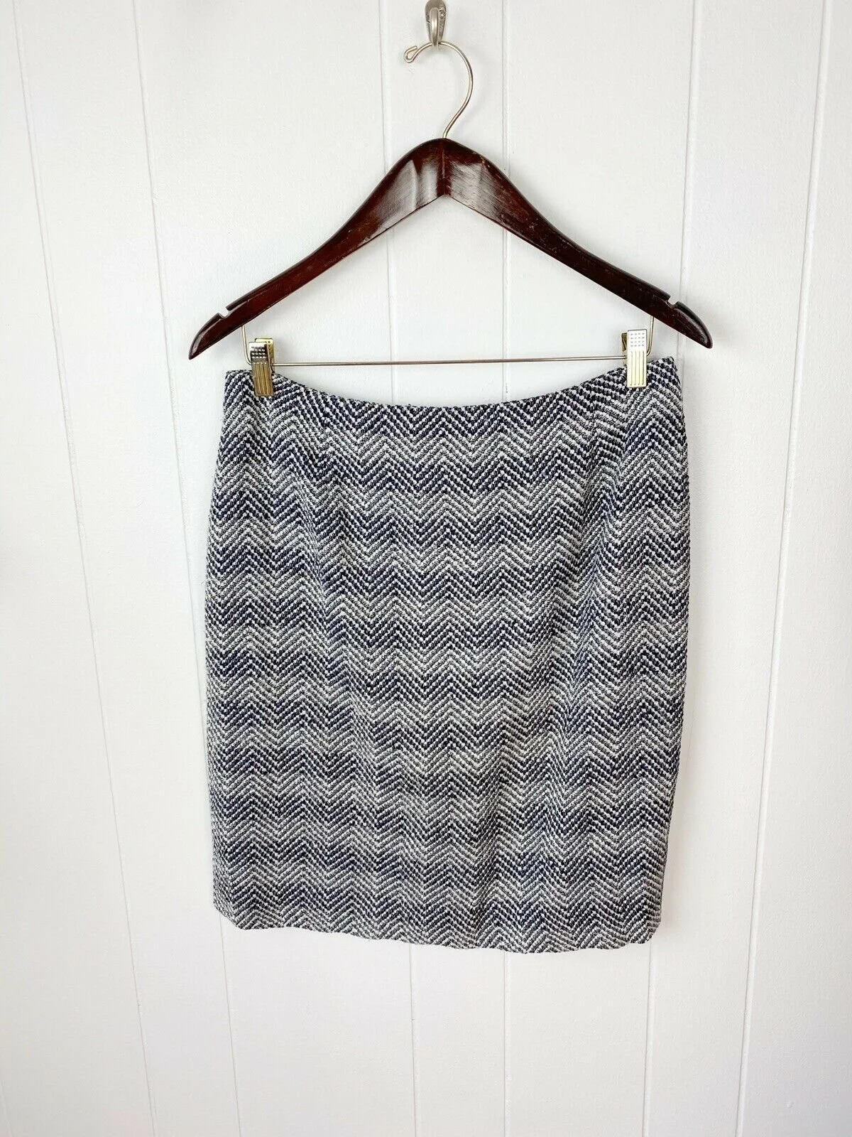 Escada Chevron Tweed Knee-Length Skirt in Grey