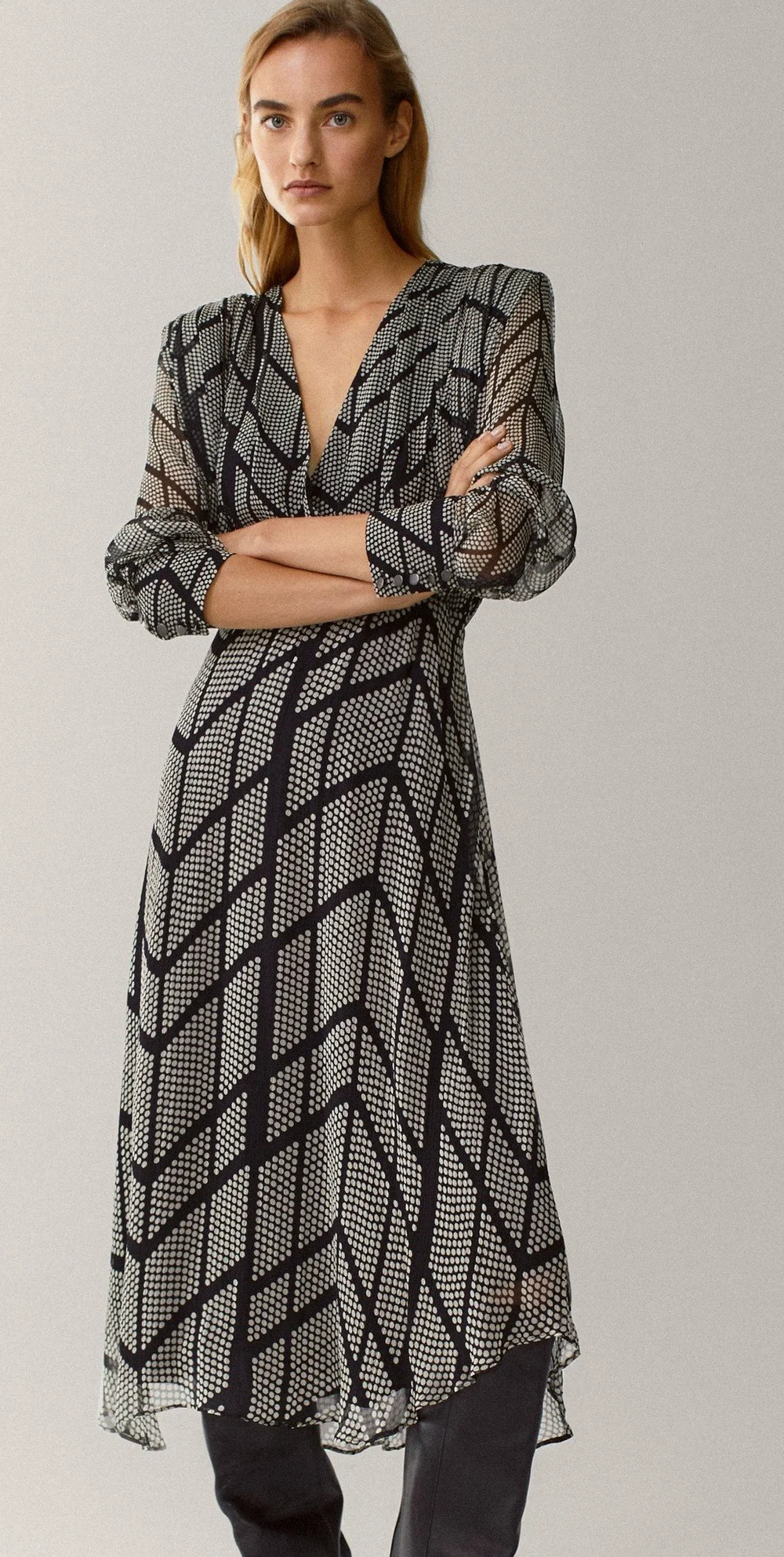 ◆Massimo Dutti◆ Flare Check Midi Dress Flared check midi dress · Cream · Caps And Hats | Massimo Dutti