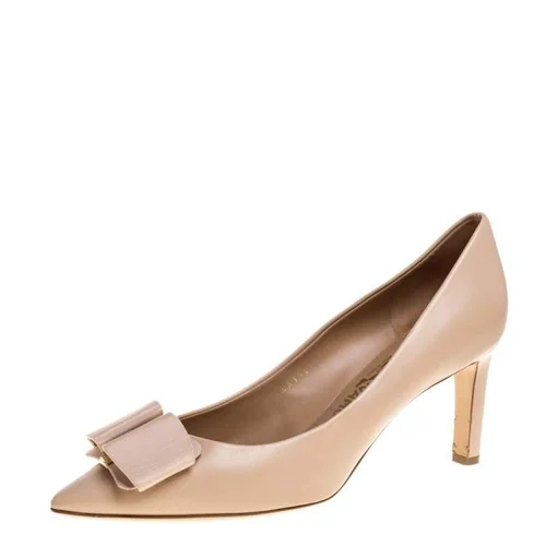 Salvatore Ferragamo Zeri Pumps in Beige Leather — UFO No More