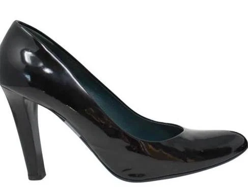 Miu Miu Round Toe Patent Leather Pumps
