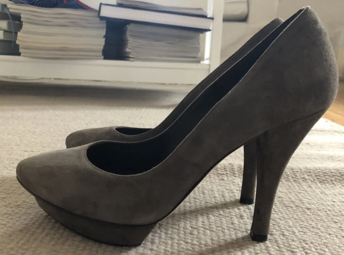 Magrit Platform Pointed Pumps in Grey Suede