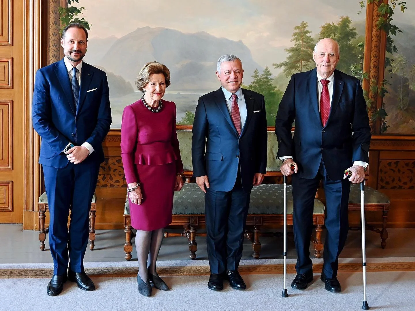 King Harald and Queen Sonja host King Abdullah at the Royal Palace