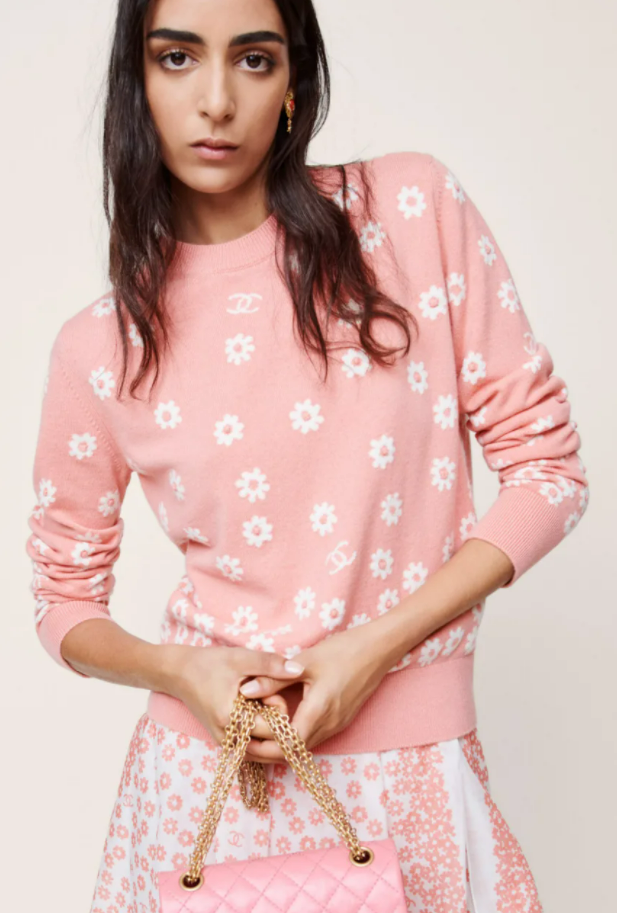 Chanel CC Daisy Cashmere Sweater in Light Pink and White — UFO No More