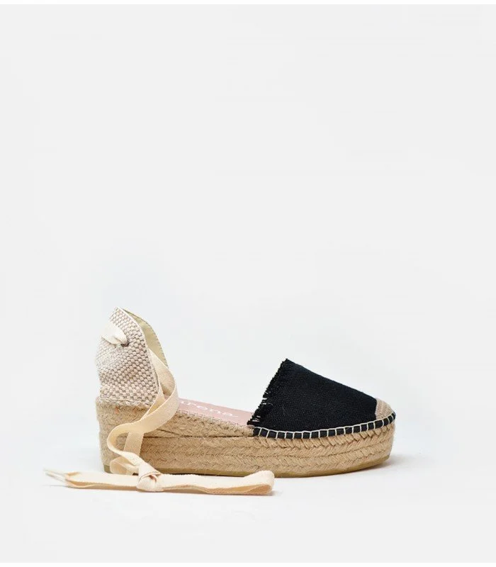 Macarena Java34 Wedges in Black