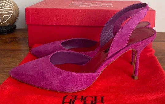 Carolina Herrera Slingback Pumps in Fuchsia Suede