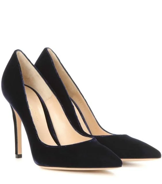 Gianvito Rossi Gianvito 105 Pumps in Navy Velvet