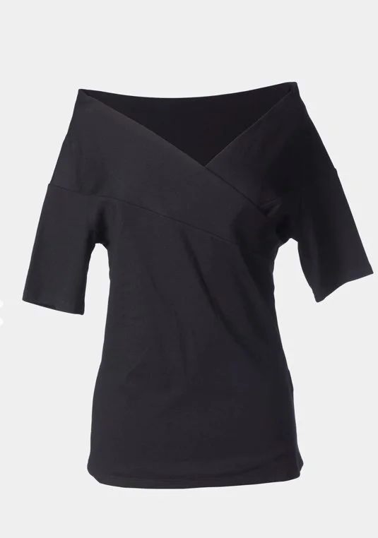 StyleIn Deborah Short Top in Black