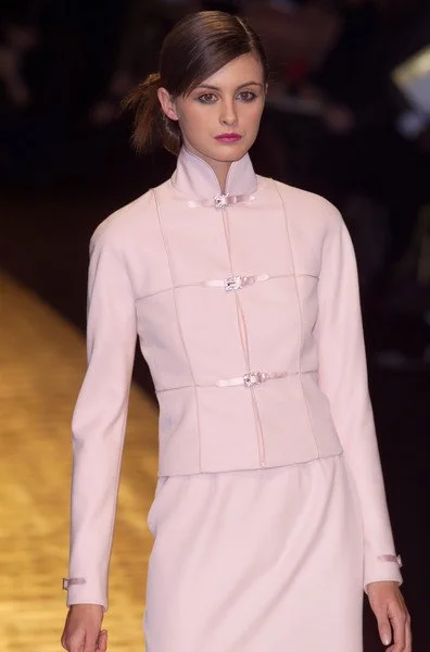 Valentino+Spring+2001+xQIB-Bbx0Cil.jpg
