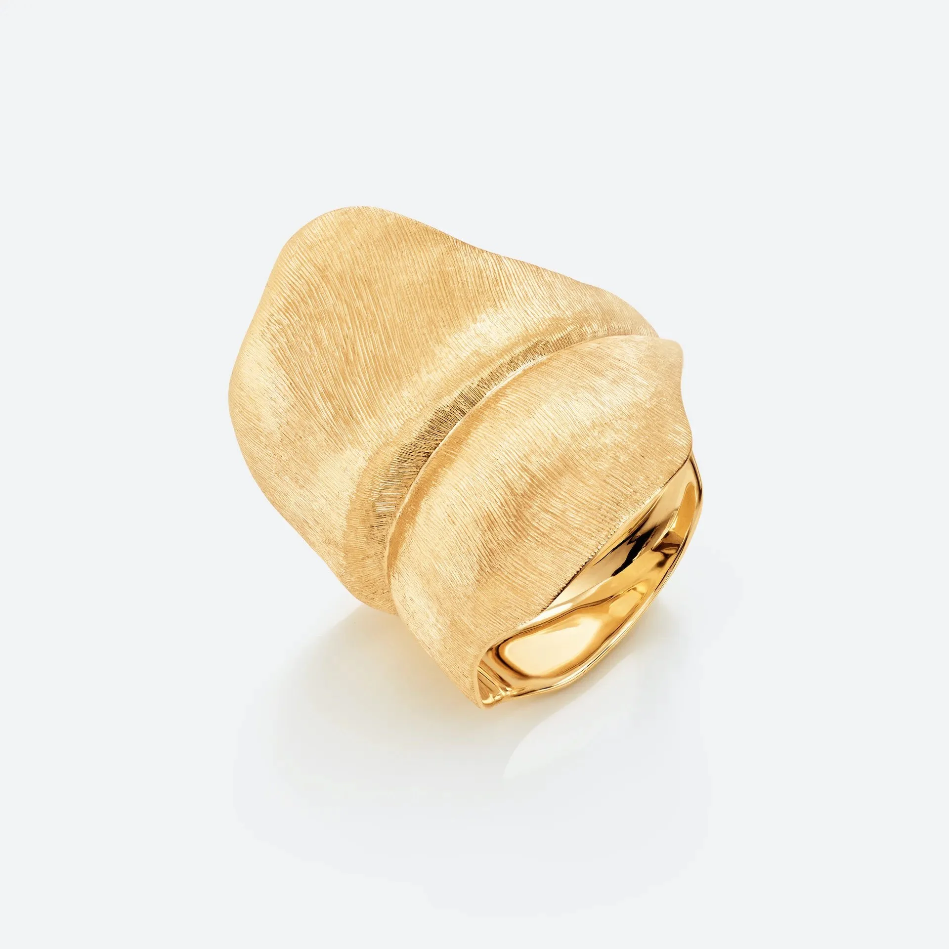 Ole Lynggaard Leaves Large Ring in 18K Yellow Gold
